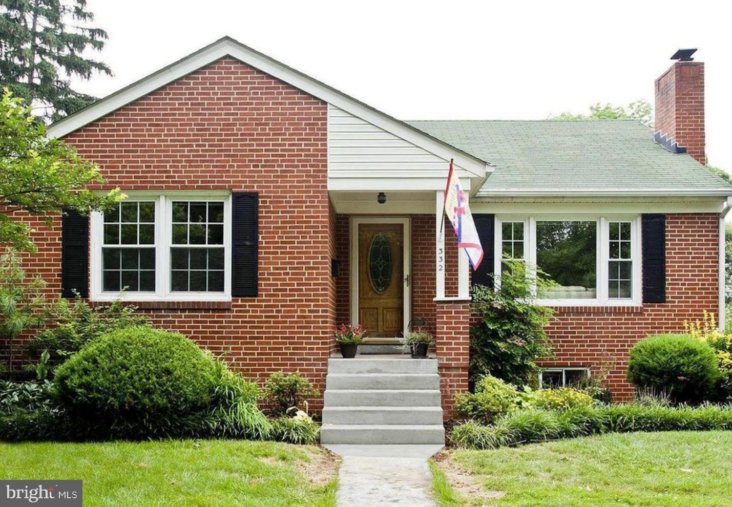 332 Miller St Property Photo