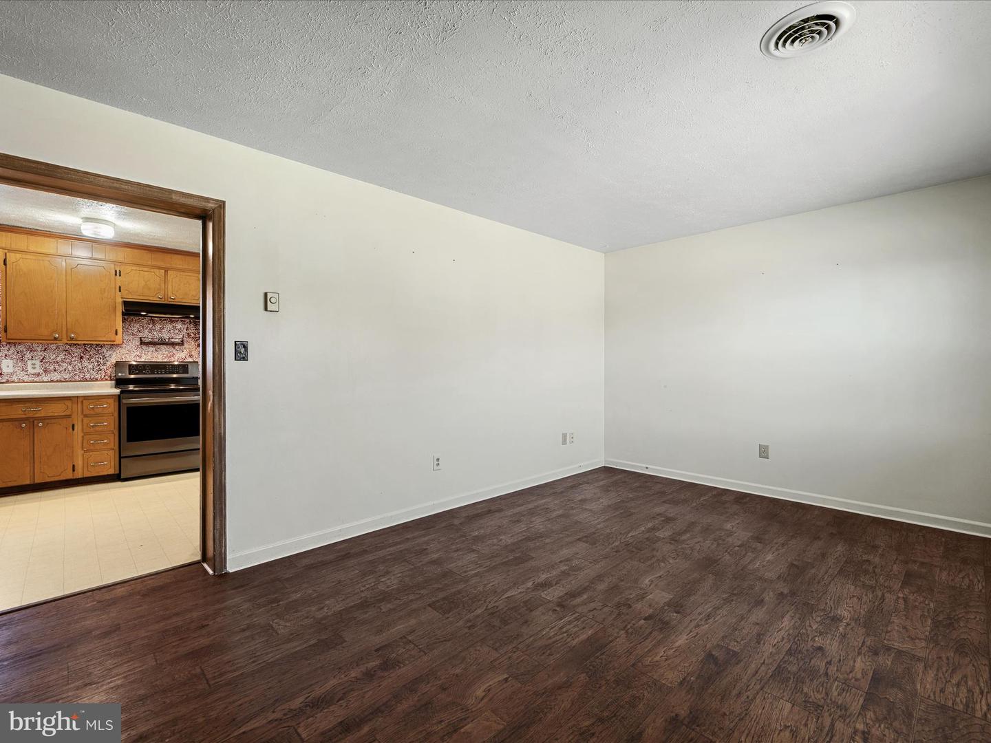 2301 Tower Ave Property Photo 8