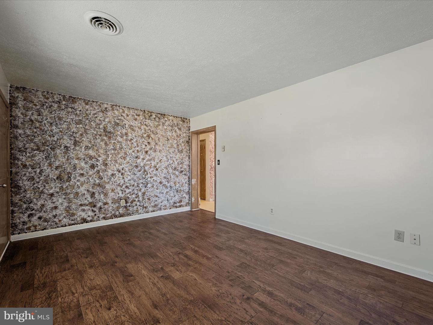 2301 Tower Ave Property Photo 9