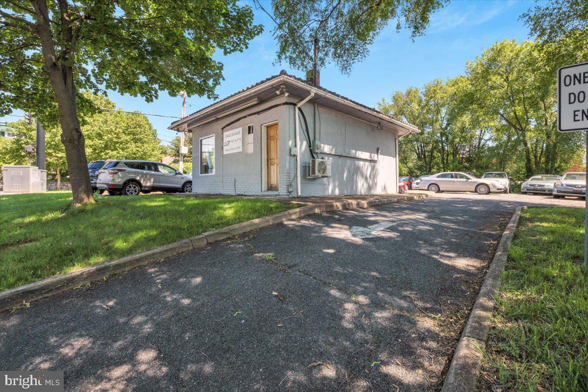 1726 Valley Ave Property Photo 8