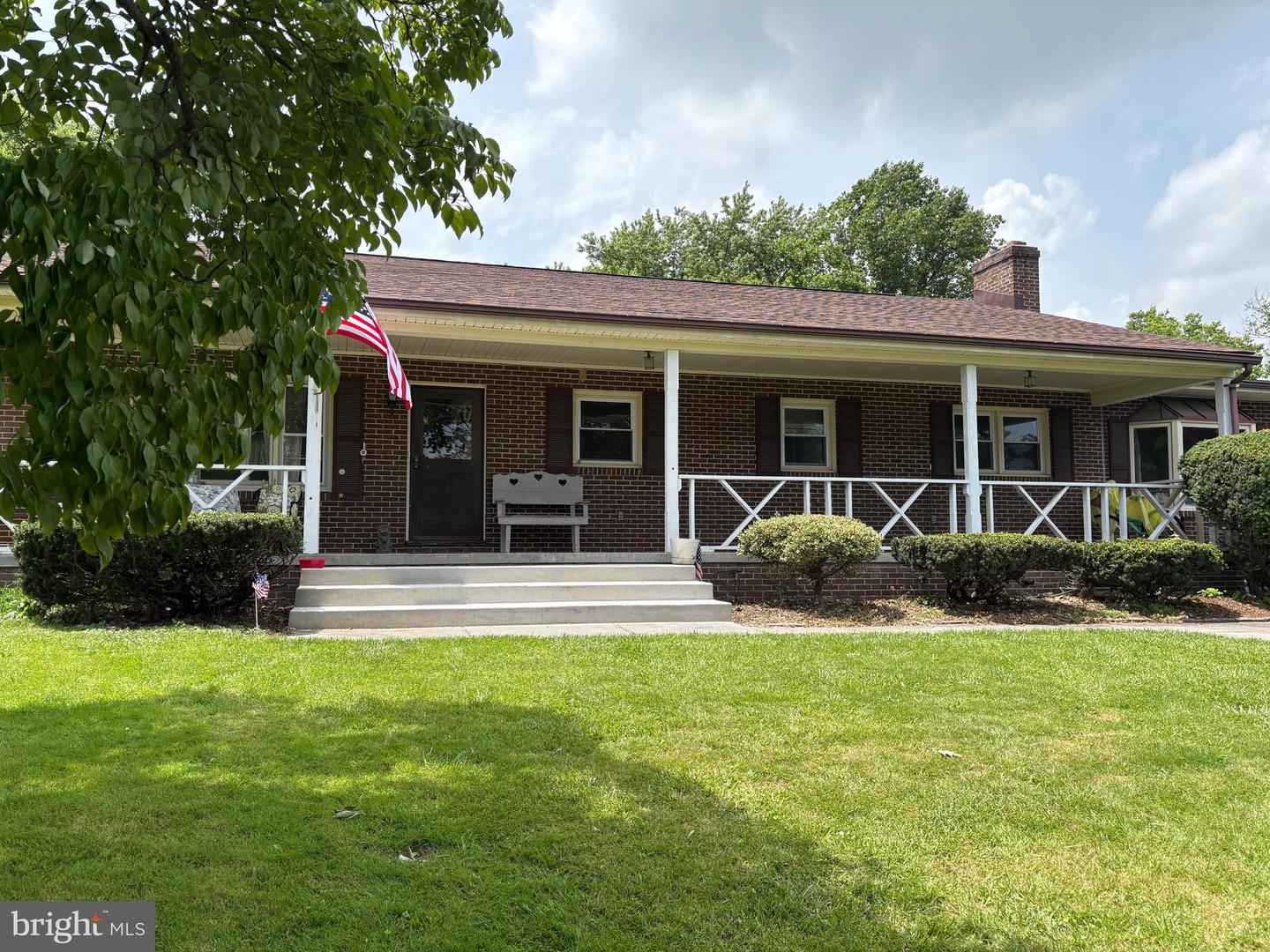 425 Beechcroft Rd Property Photo 1