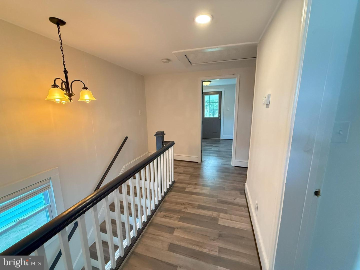 369 Charles St Property Photo 6