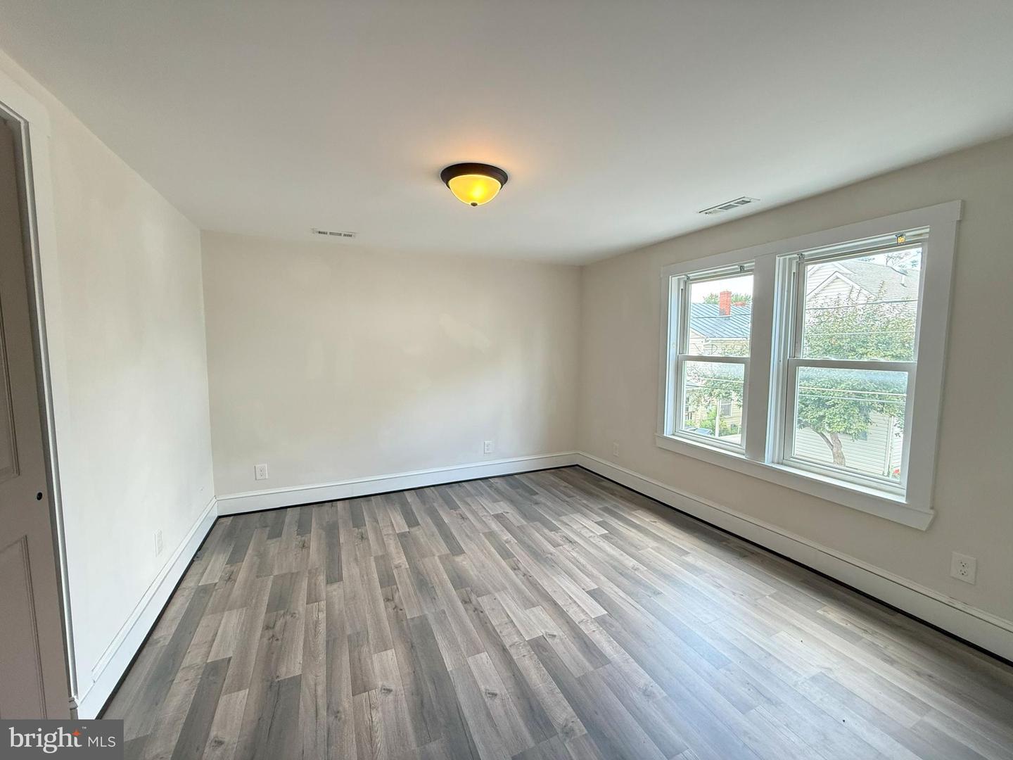 369 Charles St Property Photo 7