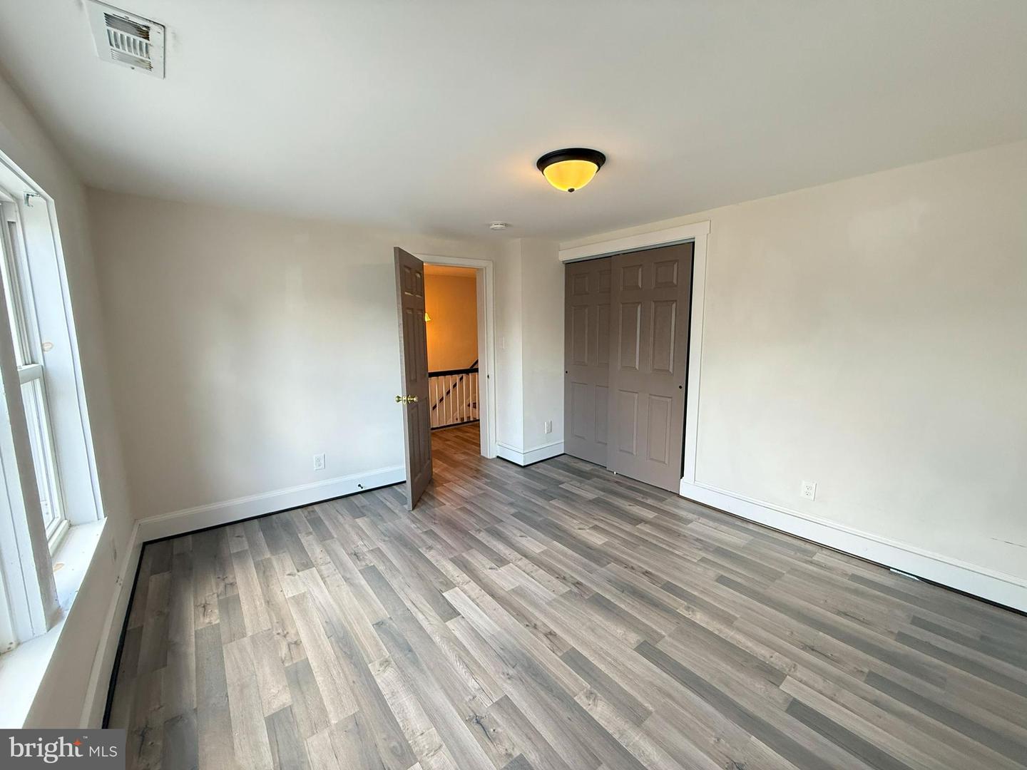 369 Charles St Property Photo 8