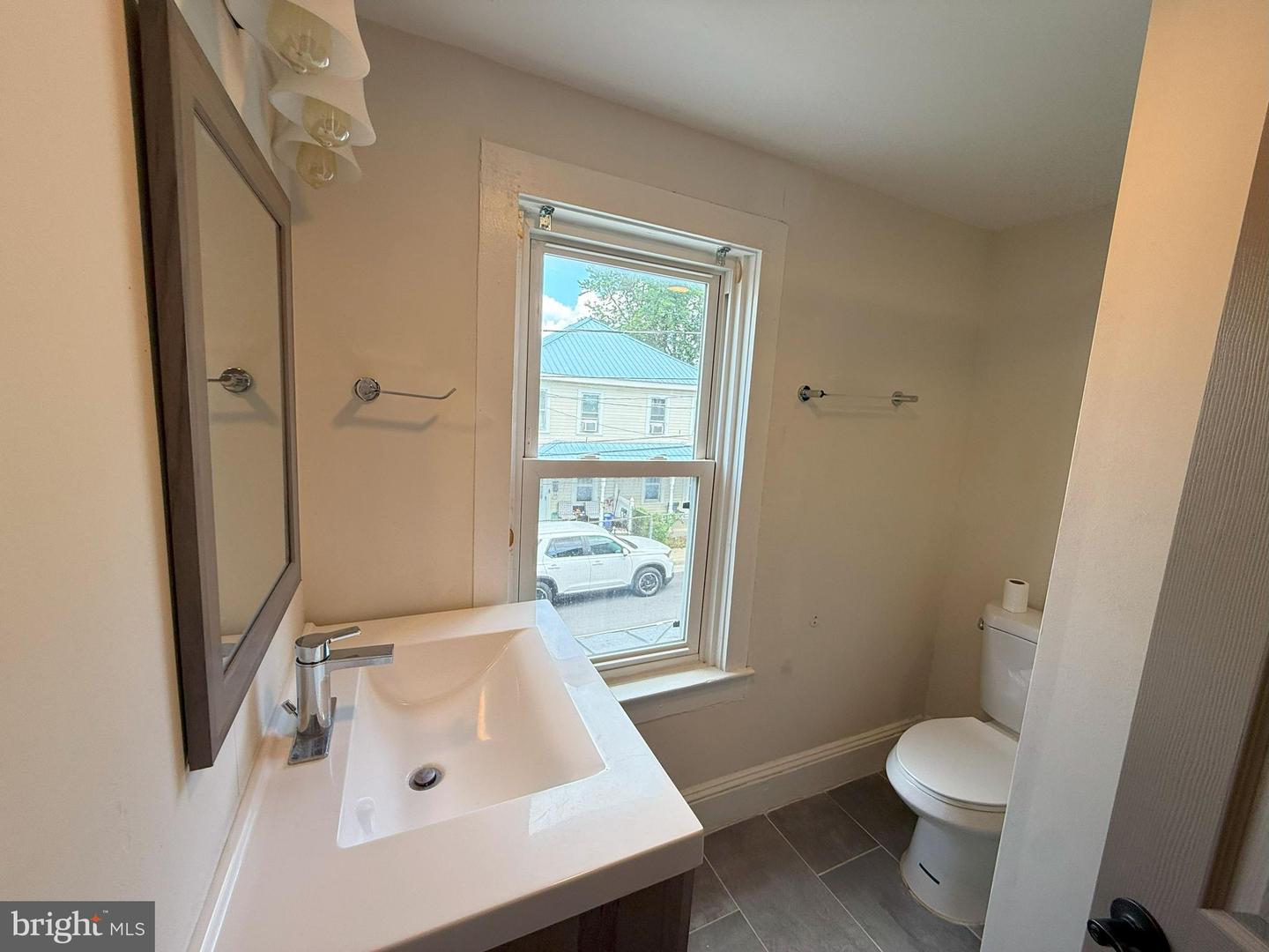 369 Charles St Property Photo 12