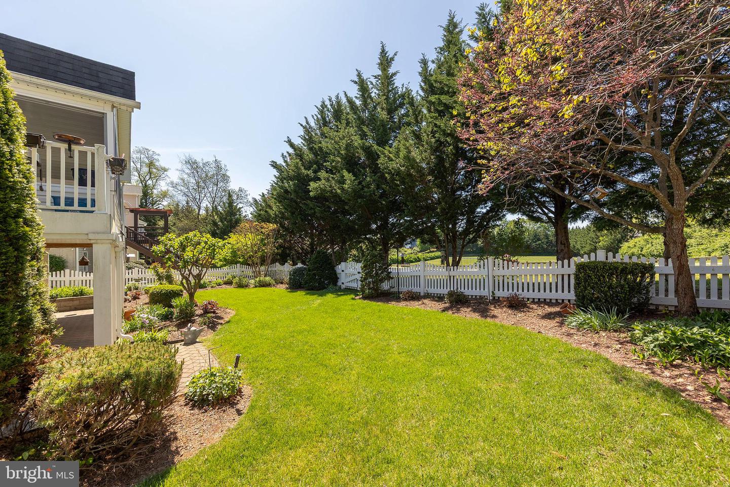 817 CHELSEA DR