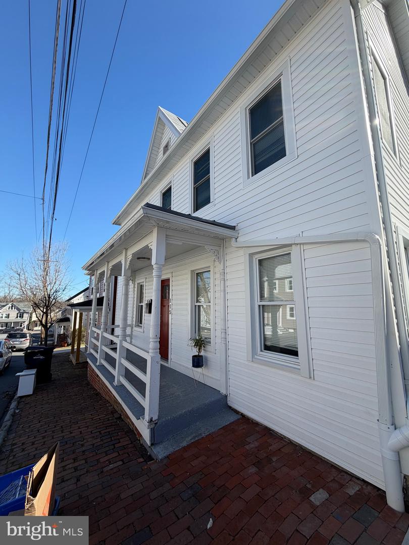 115 E Monmouth St Property Photo 2