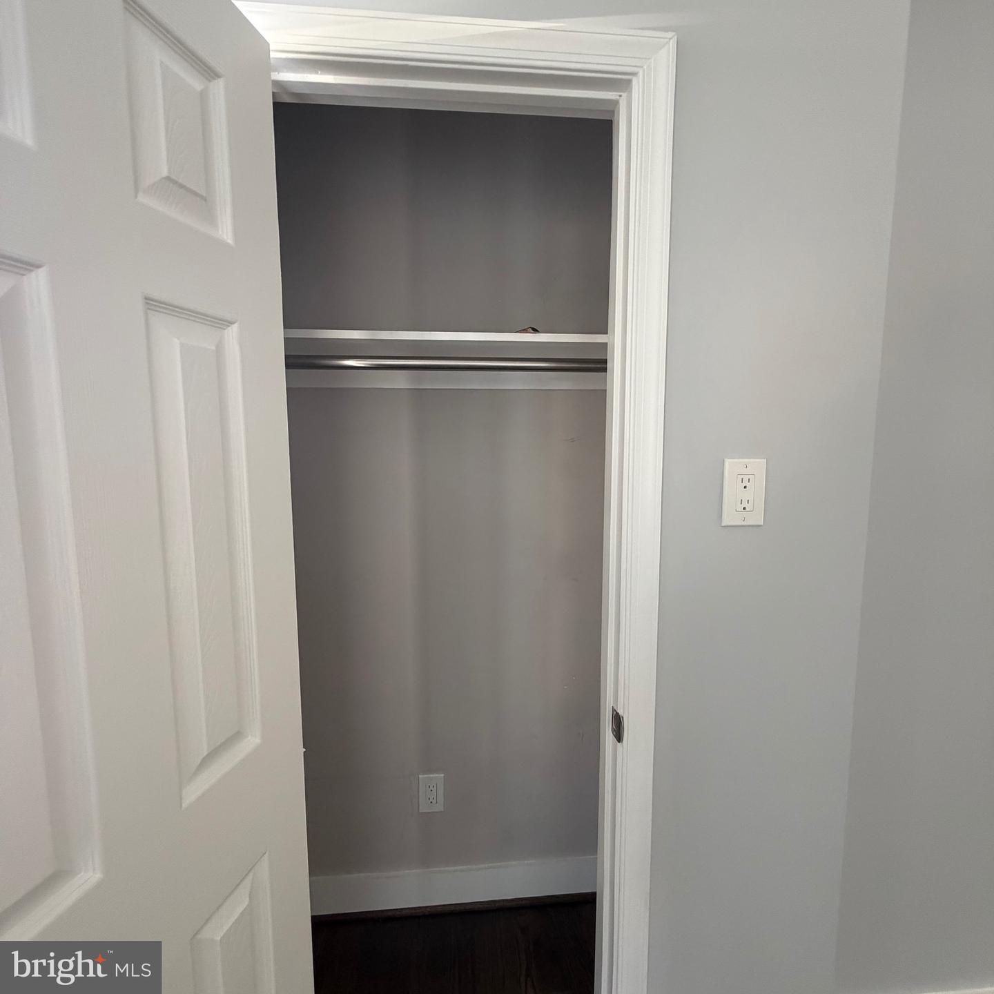 115 E Monmouth St Property Photo 4