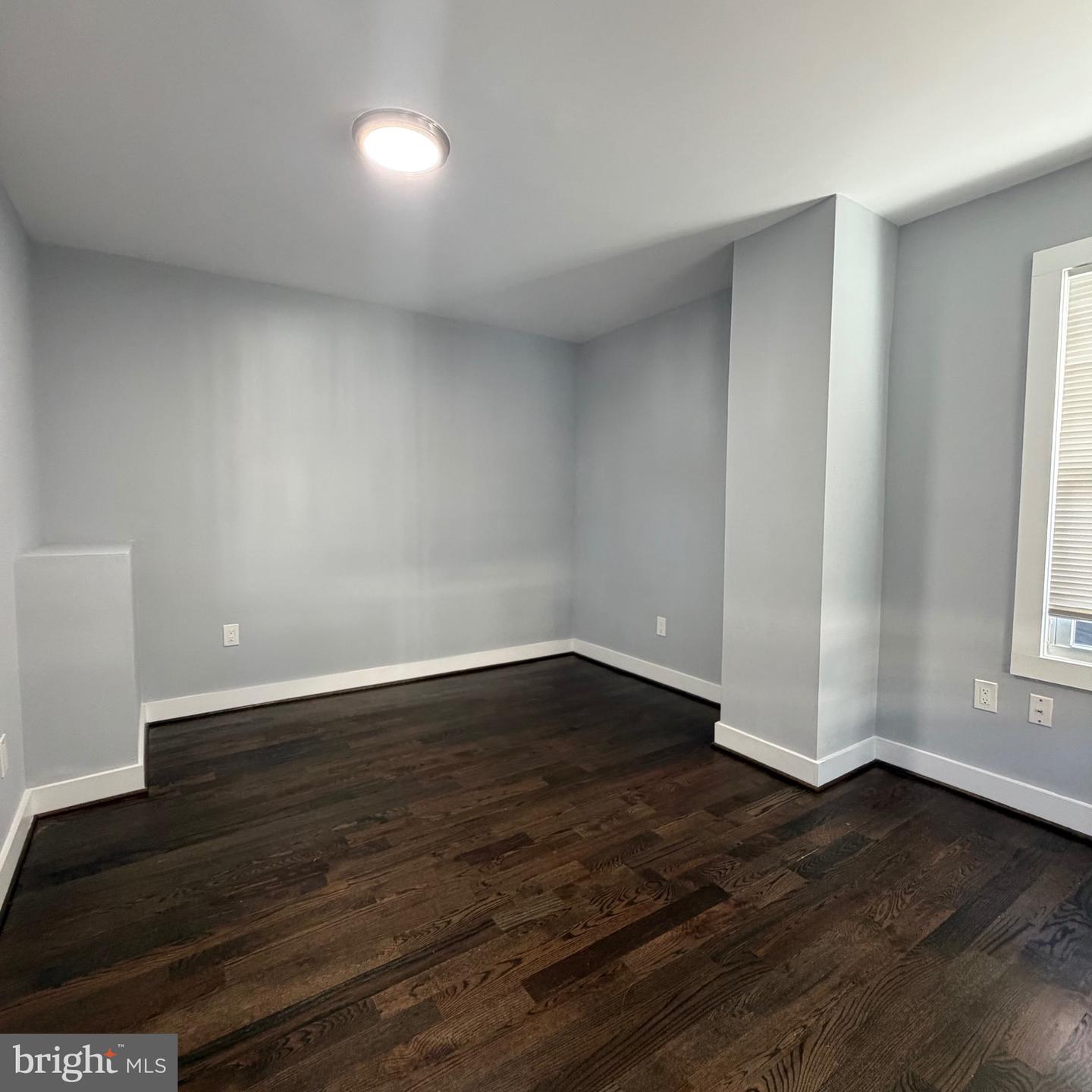 115 E Monmouth St Property Photo 11