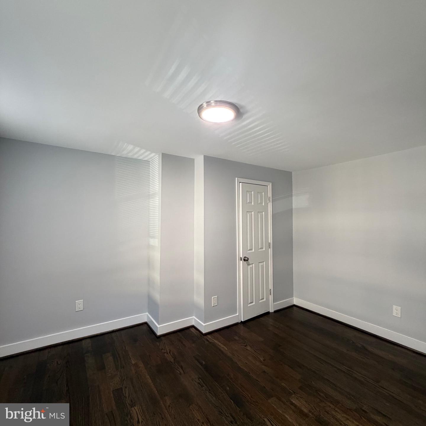 115 E Monmouth St Property Photo 13