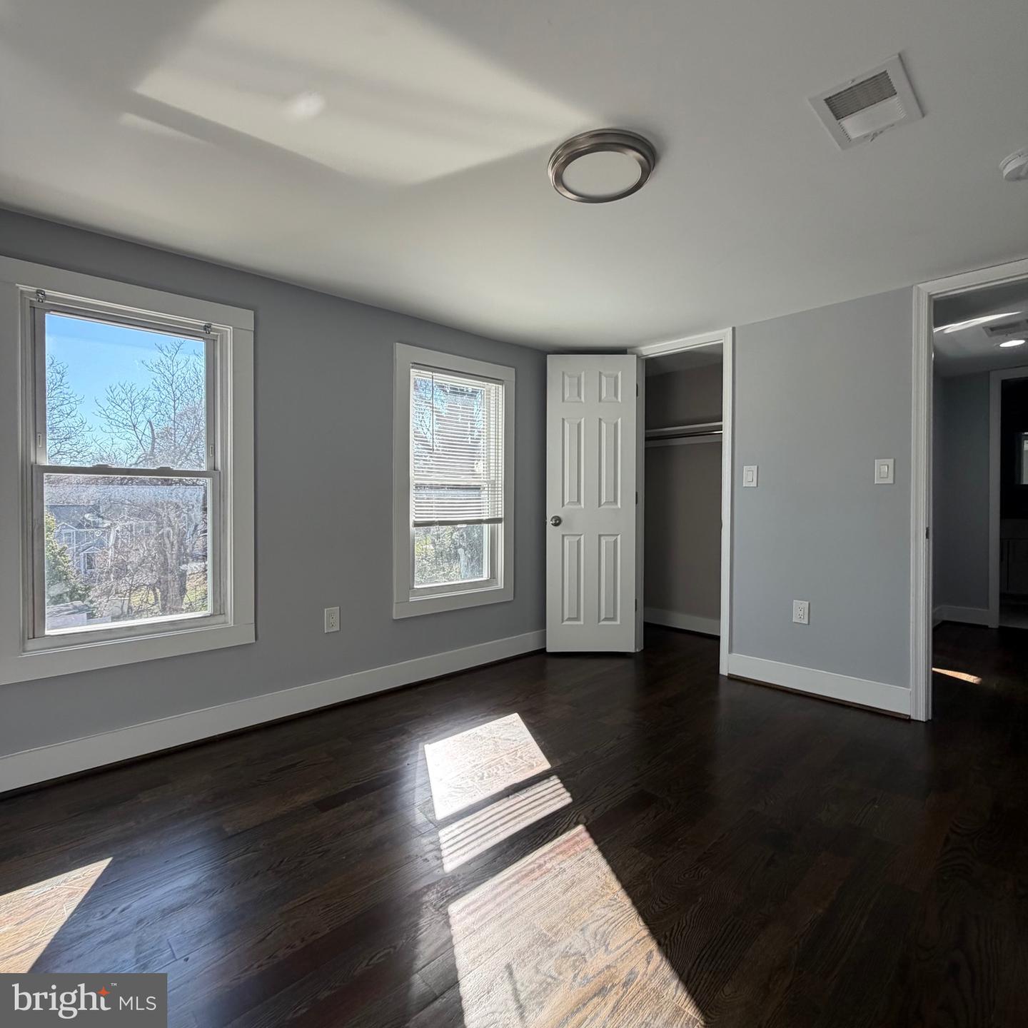 115 E Monmouth St Property Photo 22
