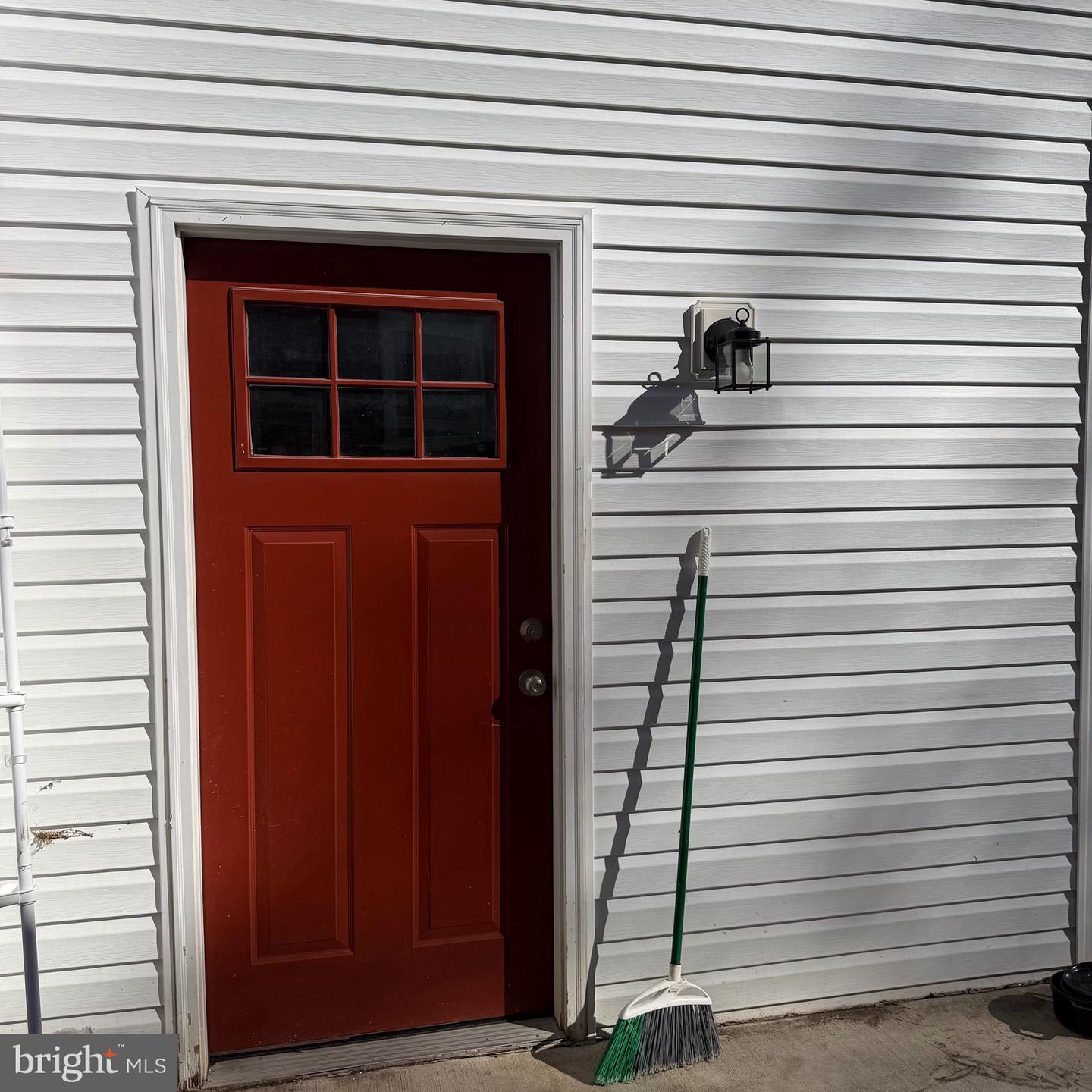 115 E Monmouth St Property Photo 23