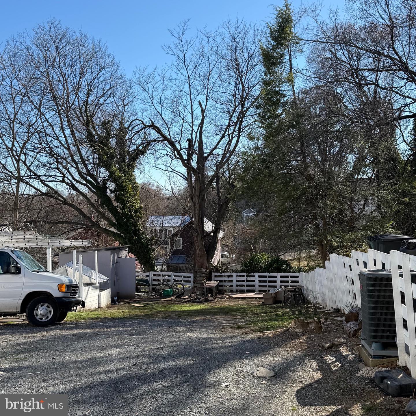115 E Monmouth St Property Photo 24