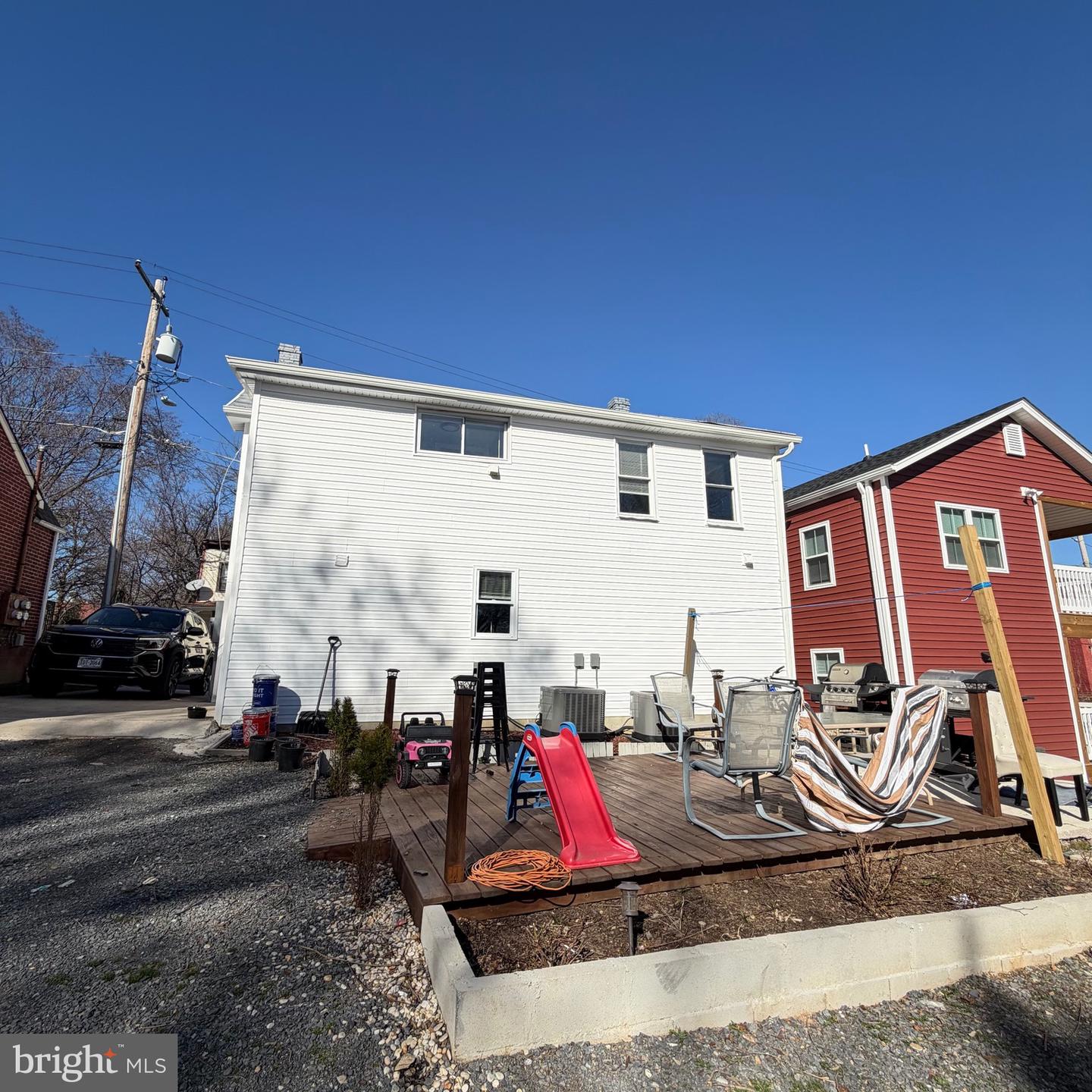 115 E Monmouth St Property Photo 25