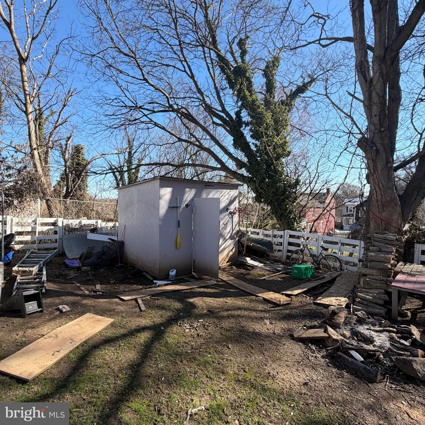 115 E Monmouth St Property Photo 27