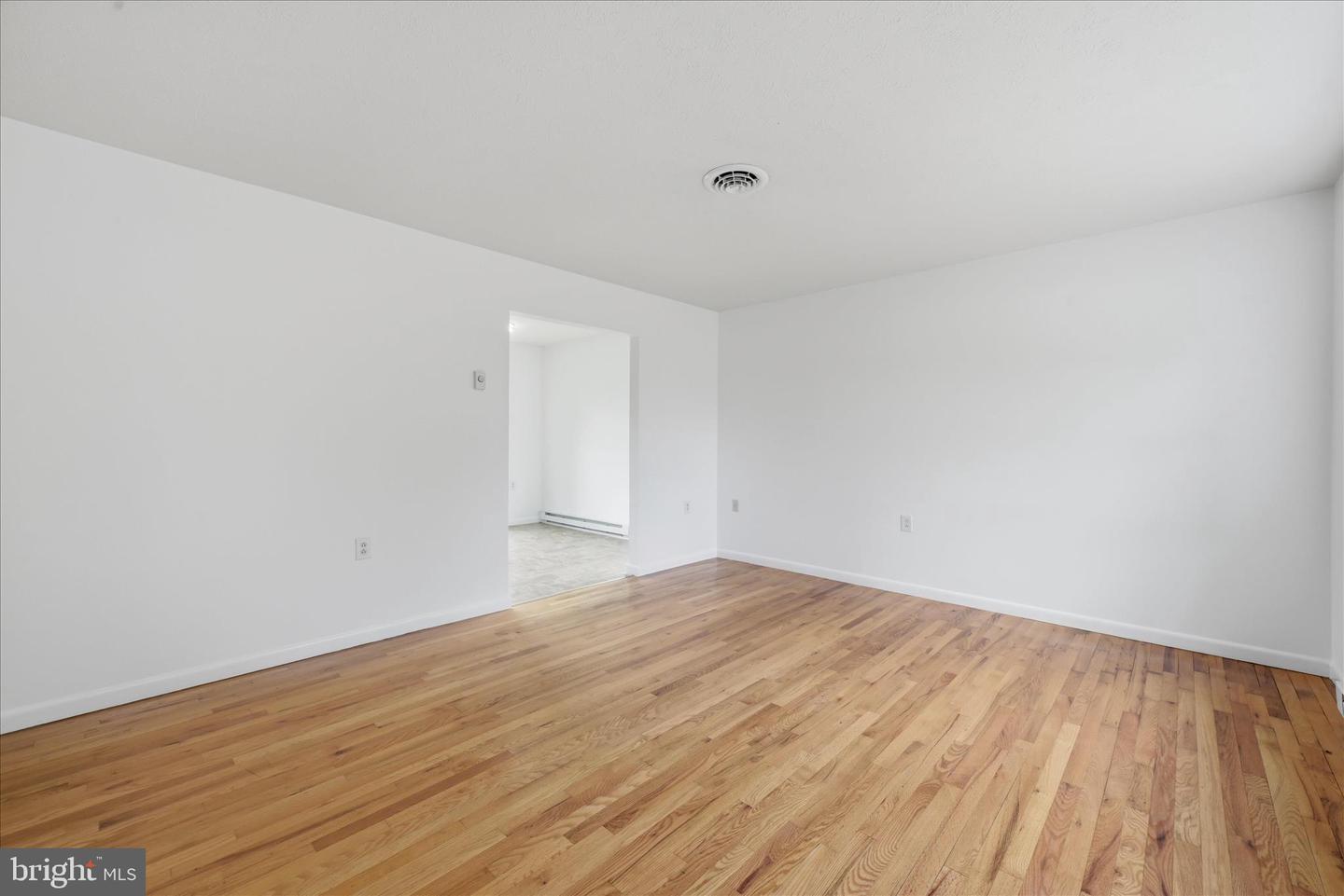 608 Dunlap St Property Photo 4