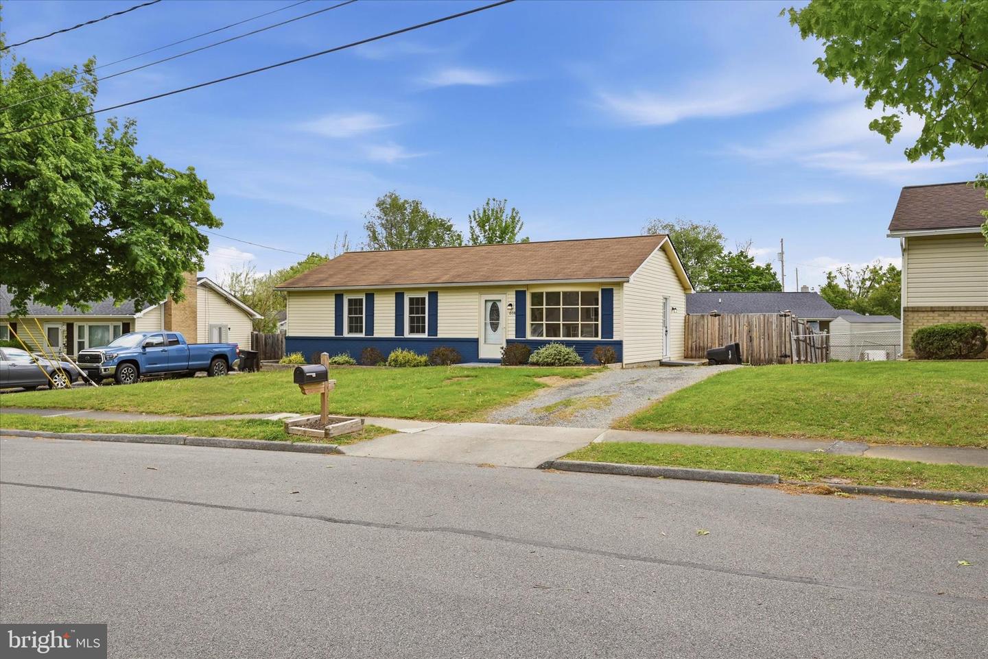 608 Dunlap St Property Photo 12