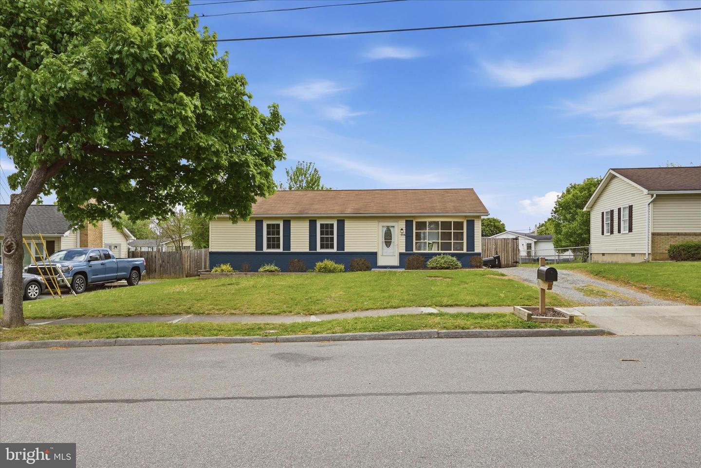 608 Dunlap St Property Photo 13