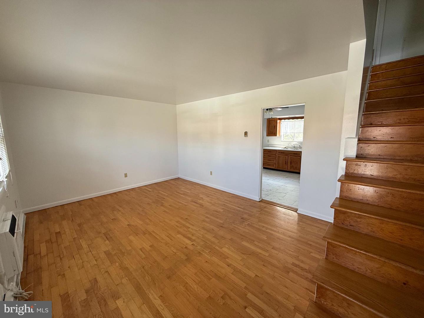 2256 Roosevelt Blvd Property Photo 2