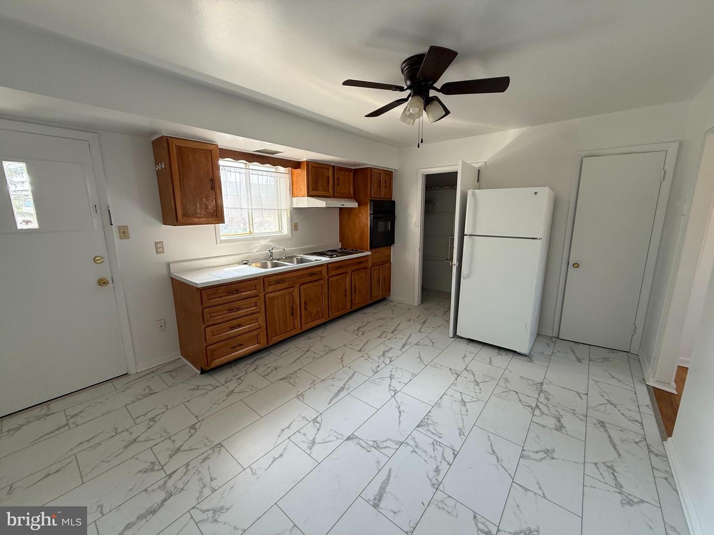 2256 Roosevelt Blvd Property Photo 3