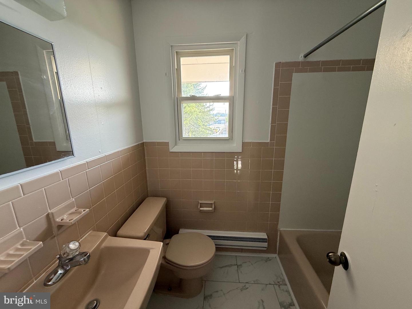 2256 Roosevelt Blvd Property Photo 6