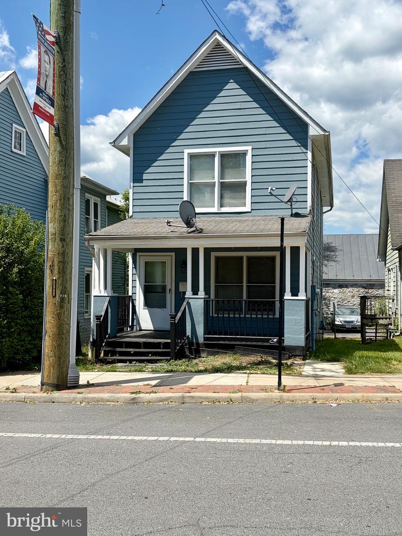 321 N KENT ST Property Photo 1