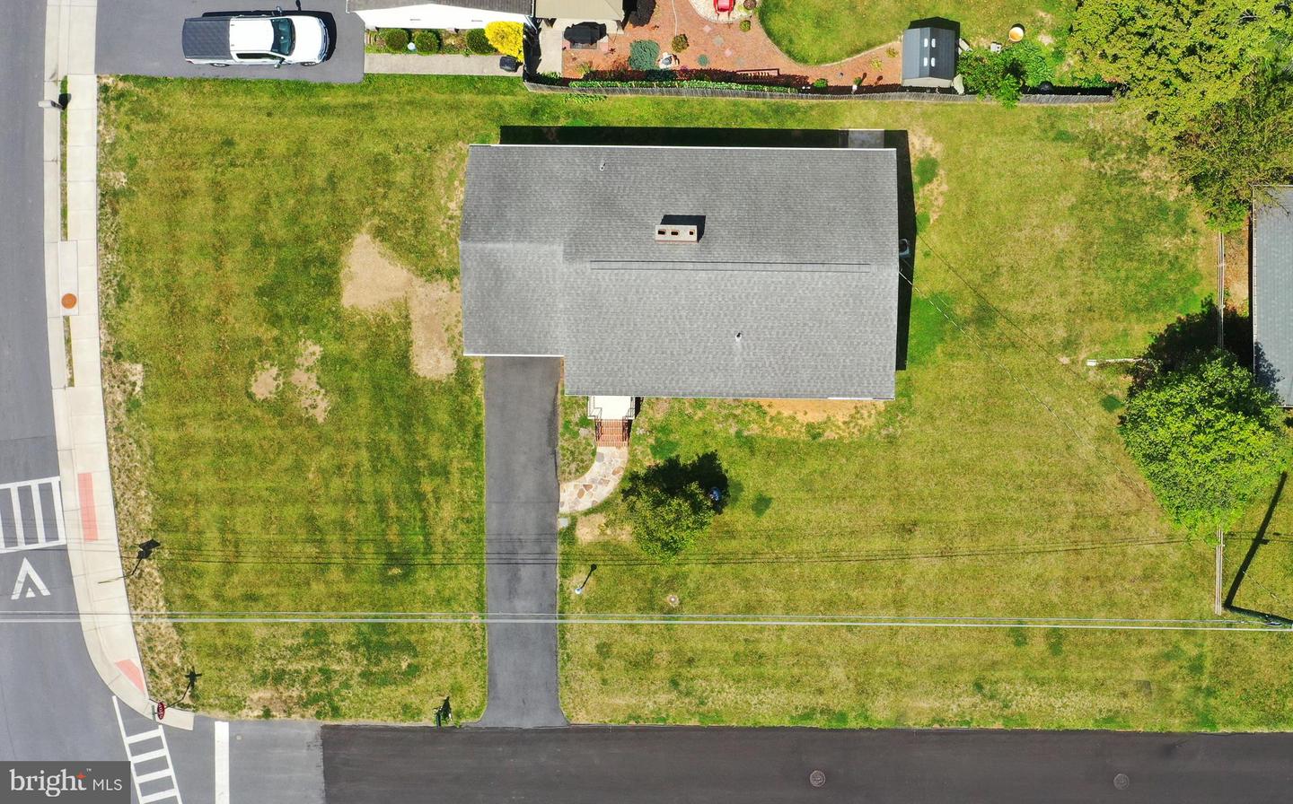 437 Beechcroft Rd Property Photo 2
