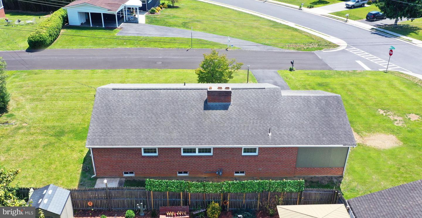 437 Beechcroft Rd Property Photo 4