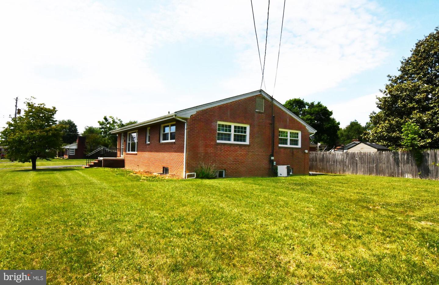 437 Beechcroft Rd Property Photo 5