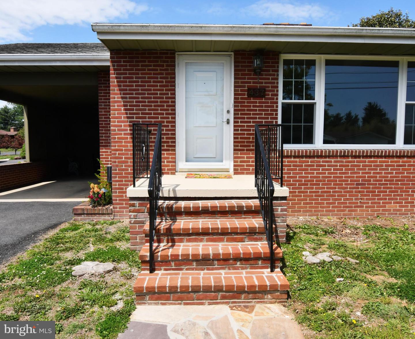437 Beechcroft Rd Property Photo 8