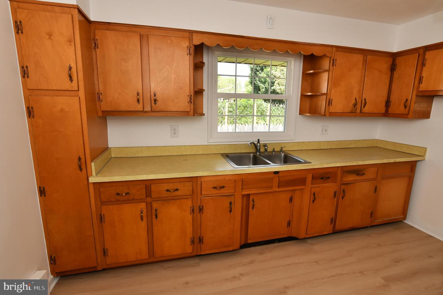 437 Beechcroft Rd Property Photo 18