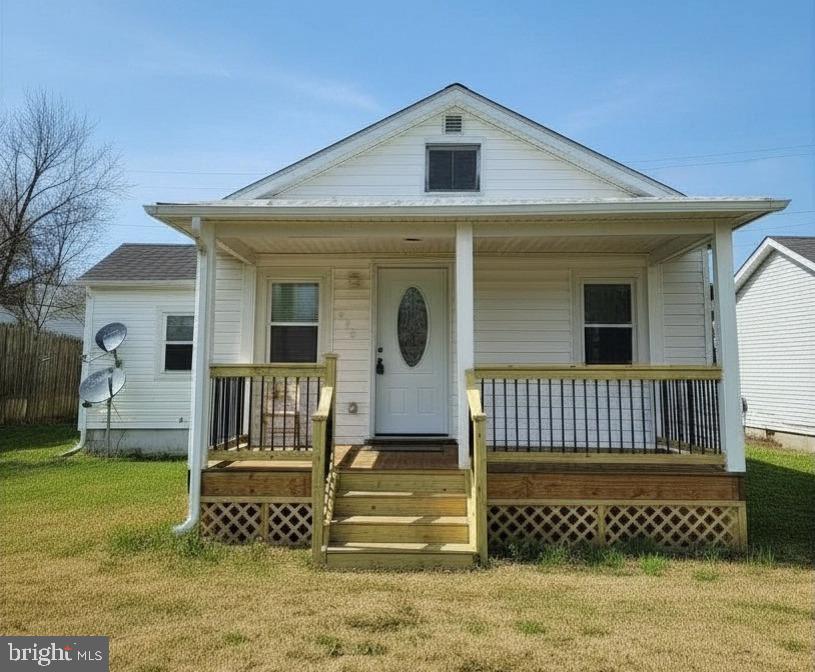 580 YORK AVE Property Photo 1