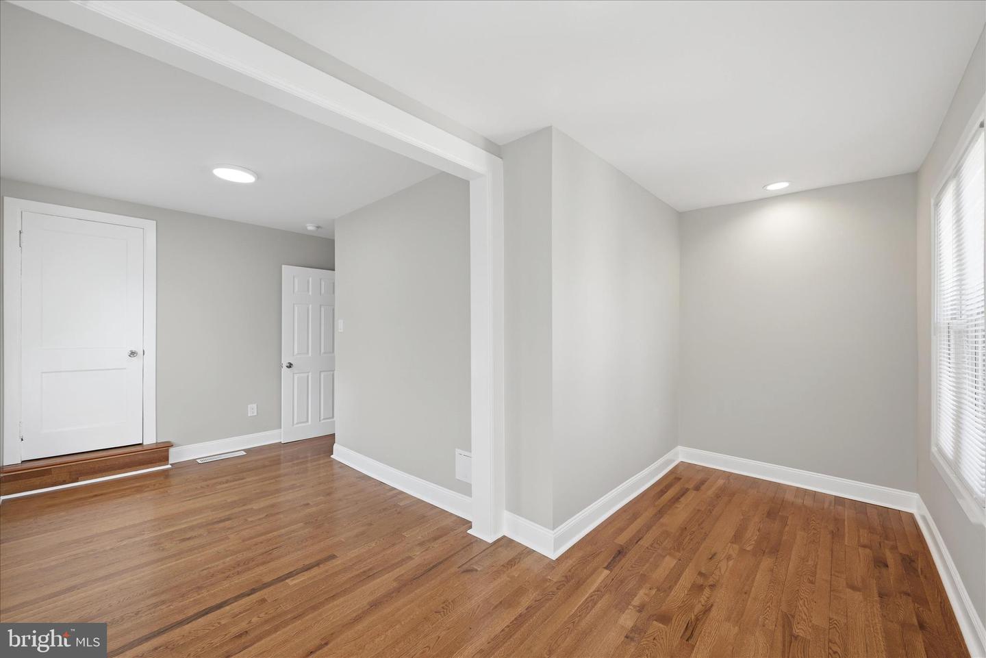 314 E Piccadilly St Property Photo 16
