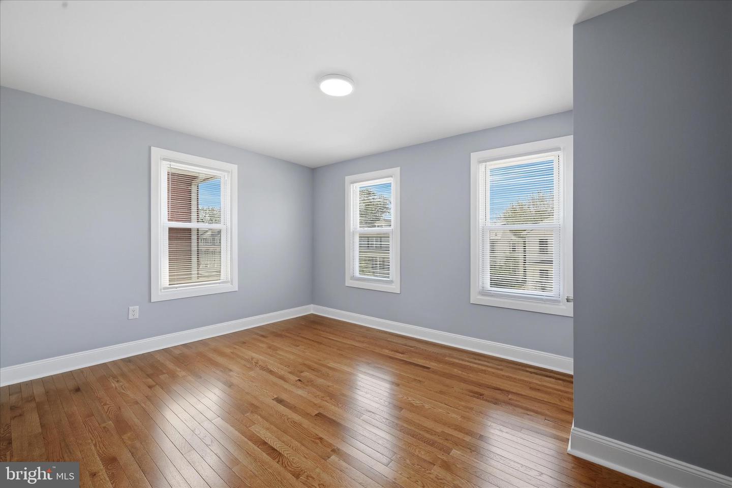 314 E Piccadilly St Property Photo 18