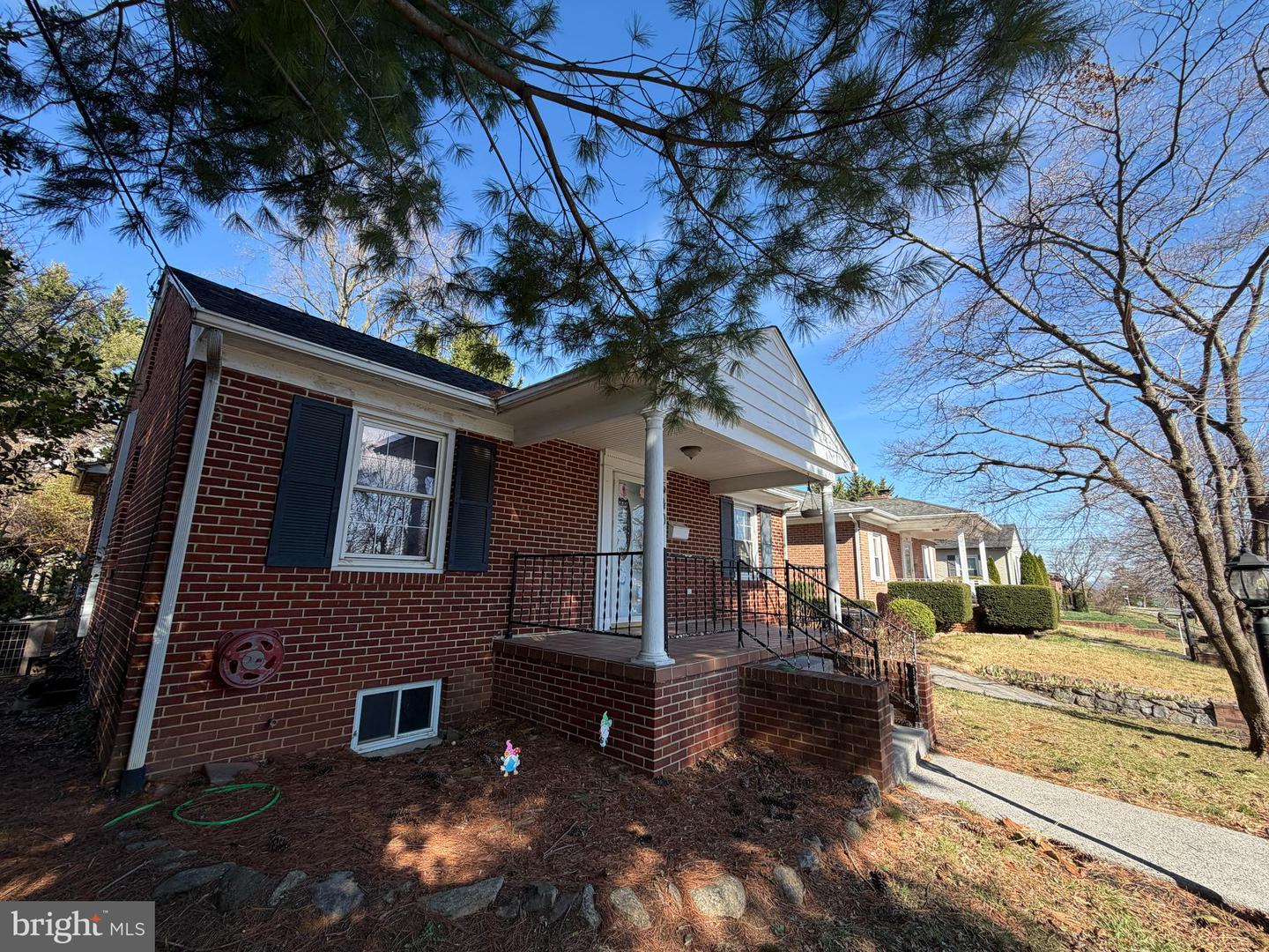 540 Bellview Ave Property Photo 4