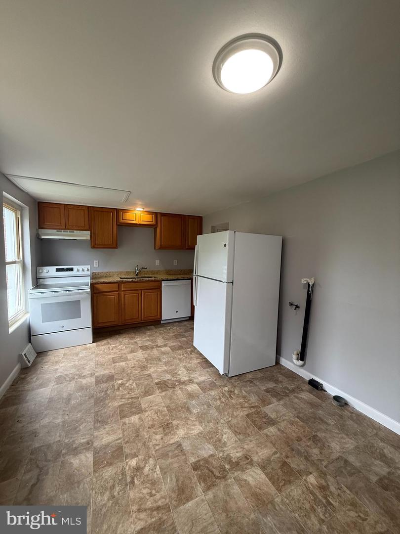 203 E Whitlock Ave Property Photo 8