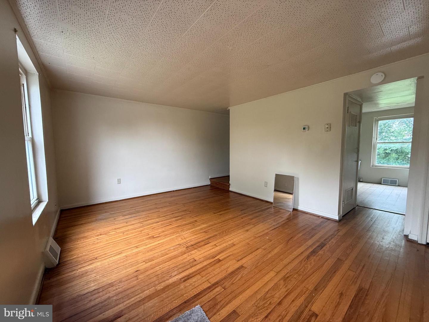 207 E Whitlock Ave Property Photo 10