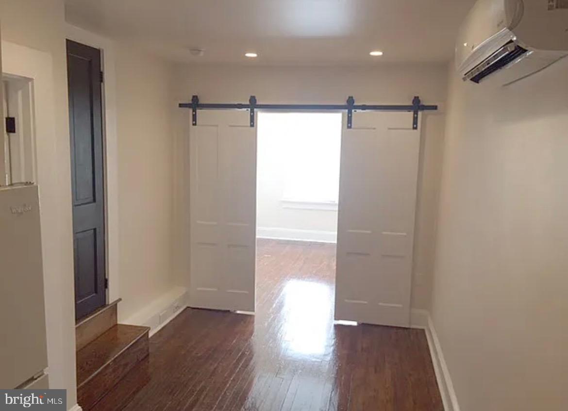 4 W Cork St #1 Property Photo 2