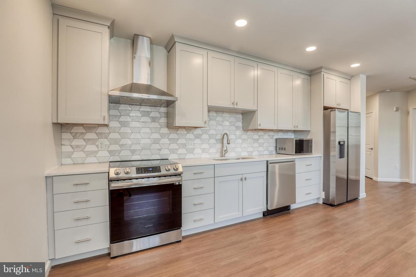 210 E BOSCAWEN ST #200 Property Photo 1