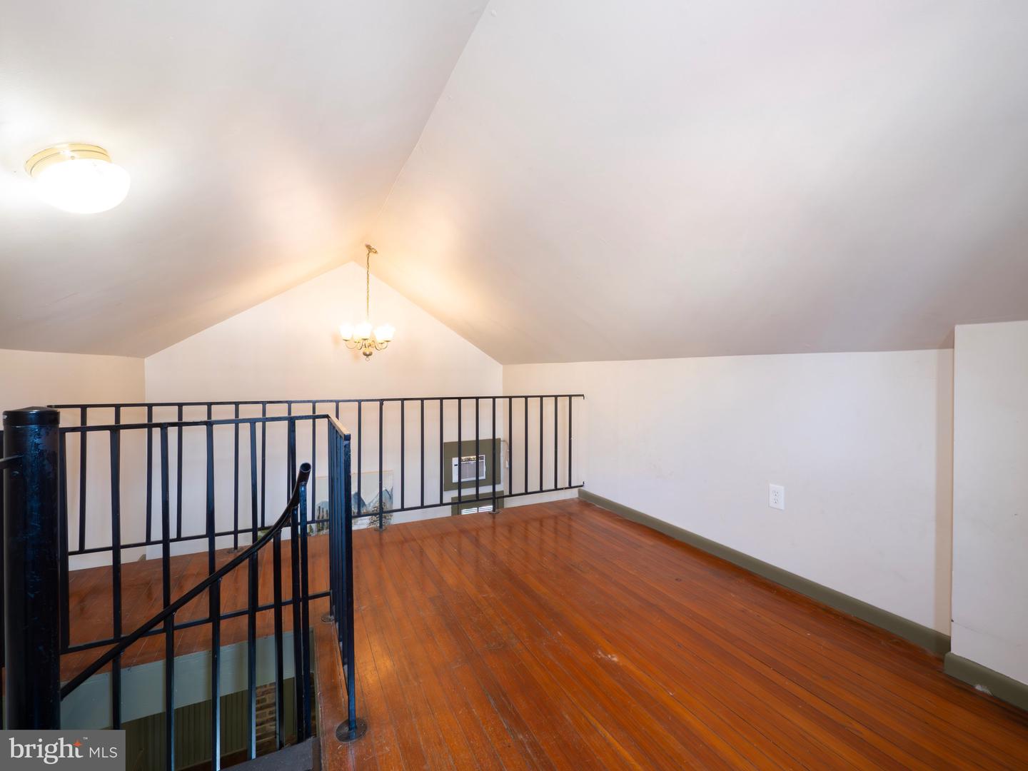 703 S Loudoun St Property Photo 38