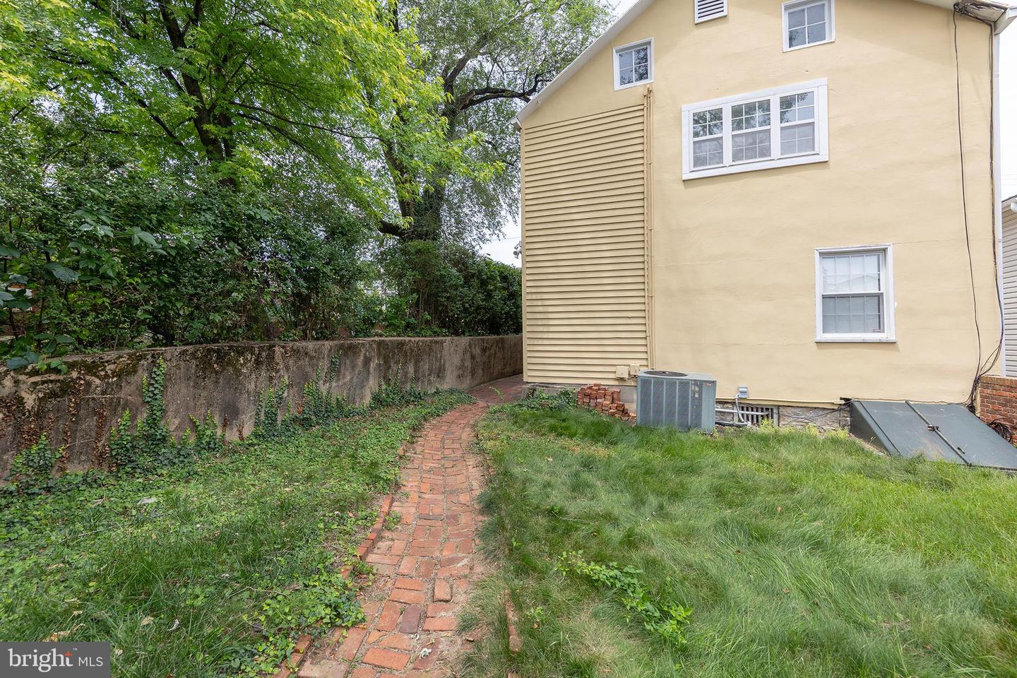 124 S Braddock St Property Photo 31