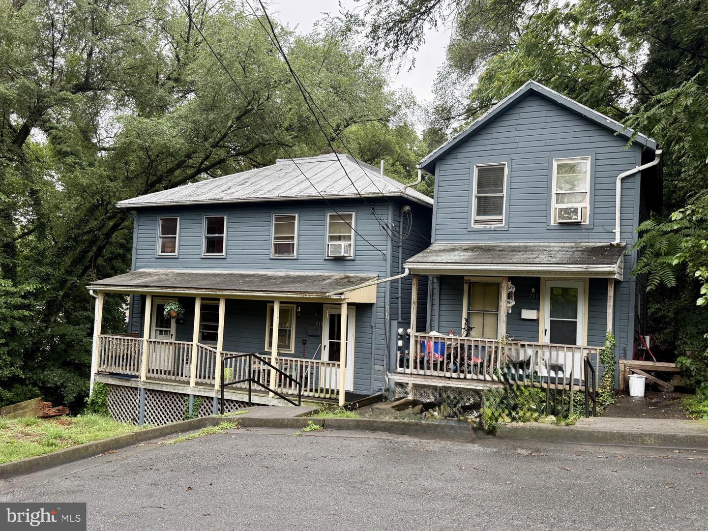 211 Property Photo 1