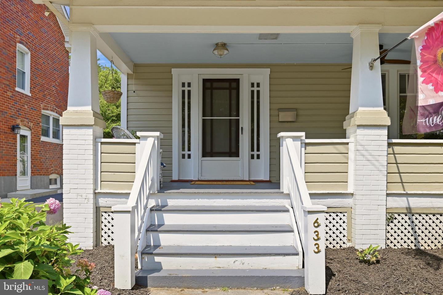633 Pennsylvania Ave Property Photo 3