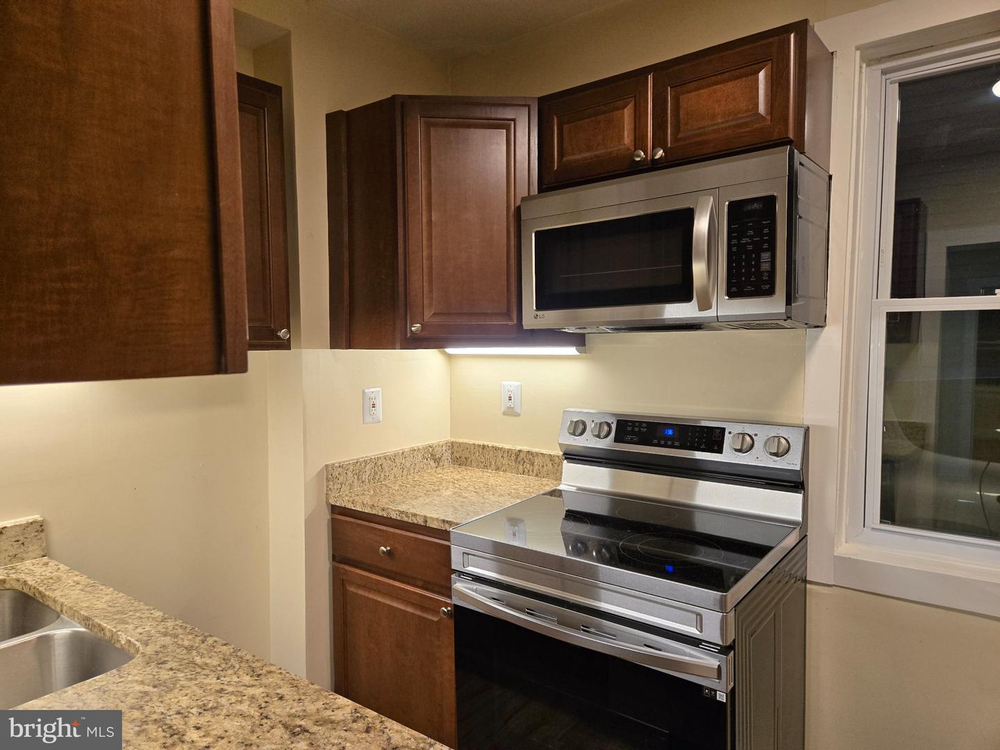 26 E Pall Mall St Property Photo 8