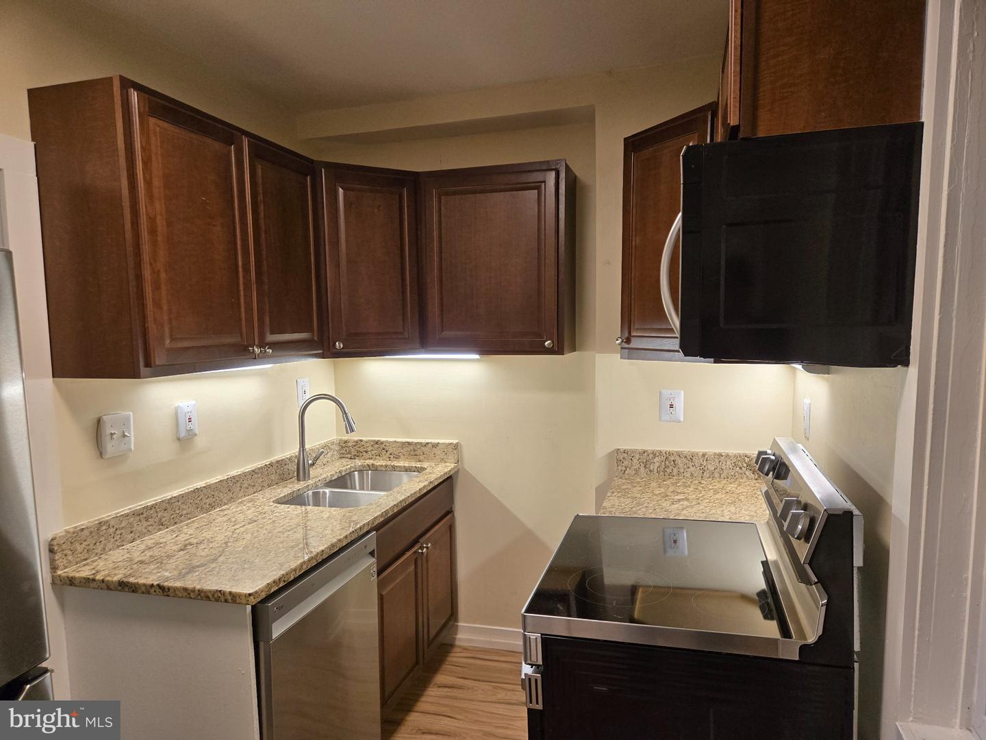 26 E Pall Mall St Property Photo 9
