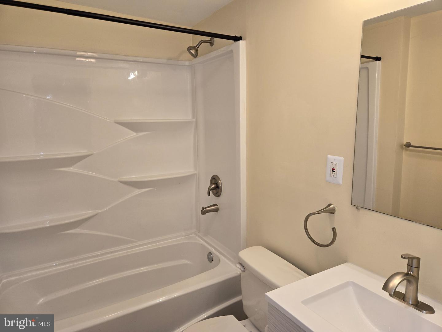 26 E Pall Mall St Property Photo 13