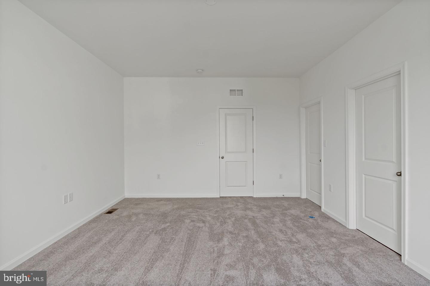646 Hemsworth Ln Property Photo 13