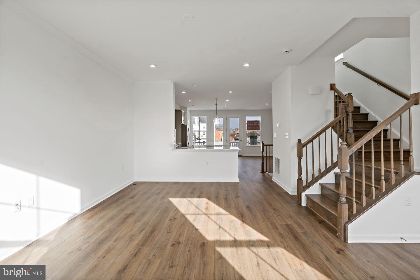 646 Hemsworth Ln Property Photo 17