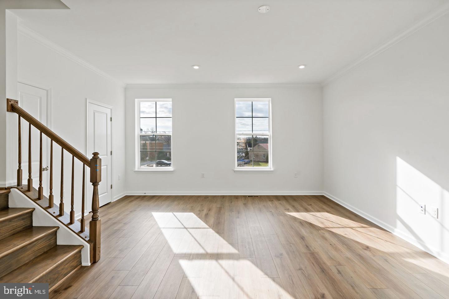 646 Hemsworth Ln Property Photo 18