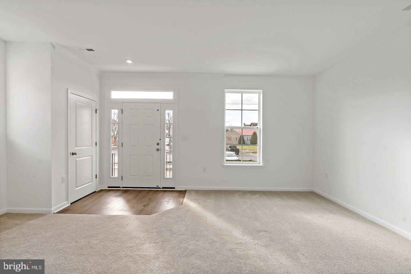 646 Hemsworth Ln Property Photo 29